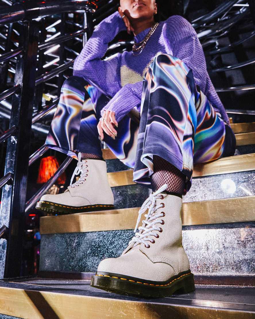 Dr Martens 1460 Bejeweled Dantel Up Kadın Bilek Boy Bot Beyaz  Türkiye |  96205-HYVM